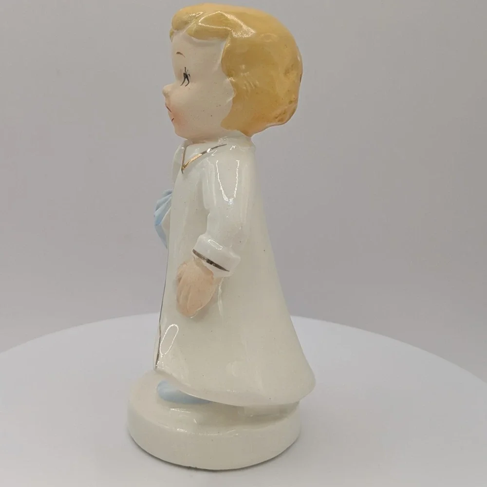 Vintage Victoria Ceramic Bor Girl Salt And Pepper‎ Shakers Umbrella Teddy Bear